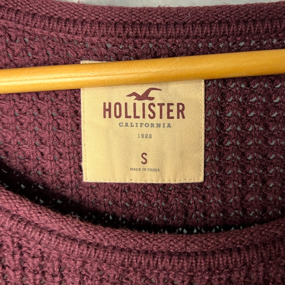 Hollister Burgundy & White Striped Long Sleeve Sweater - size Small - Picture 6 of 9